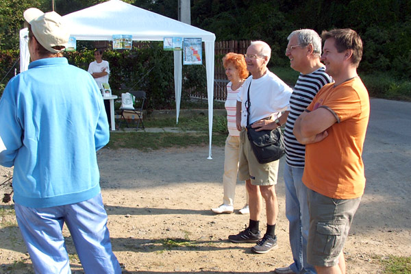 Parlagfű irtás a Baglyaskőnél